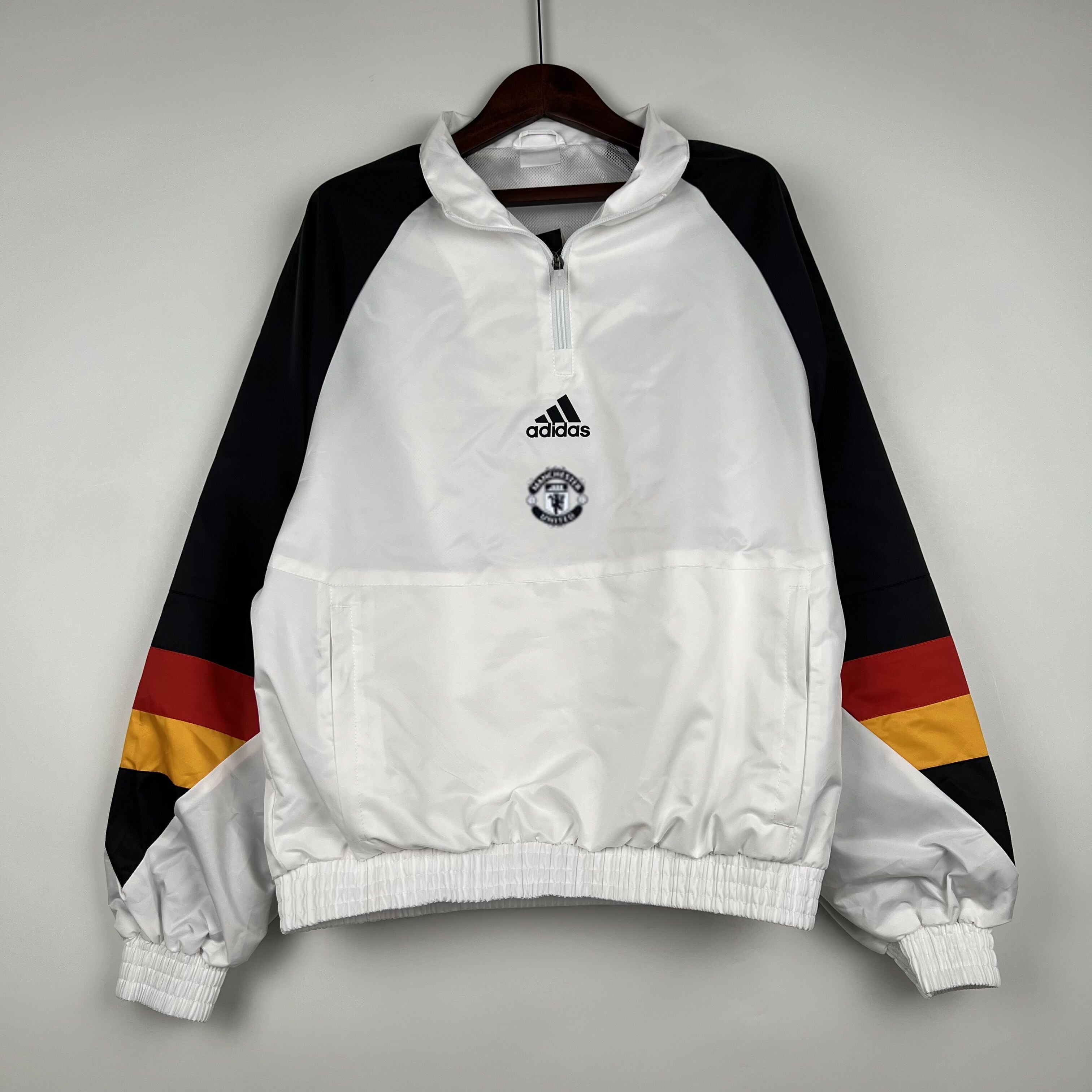 23/24 Windbreaker Manchester United