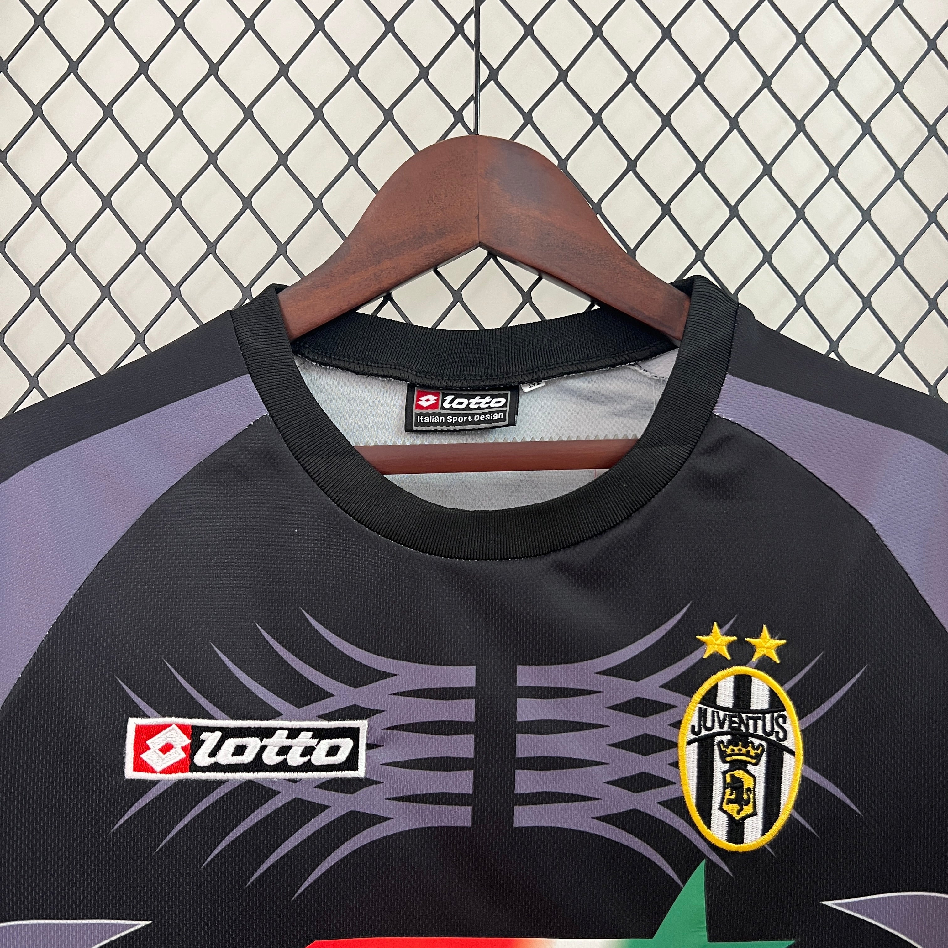 Retro Juventus 01 02 Goalkeeper Kit Theftblkits