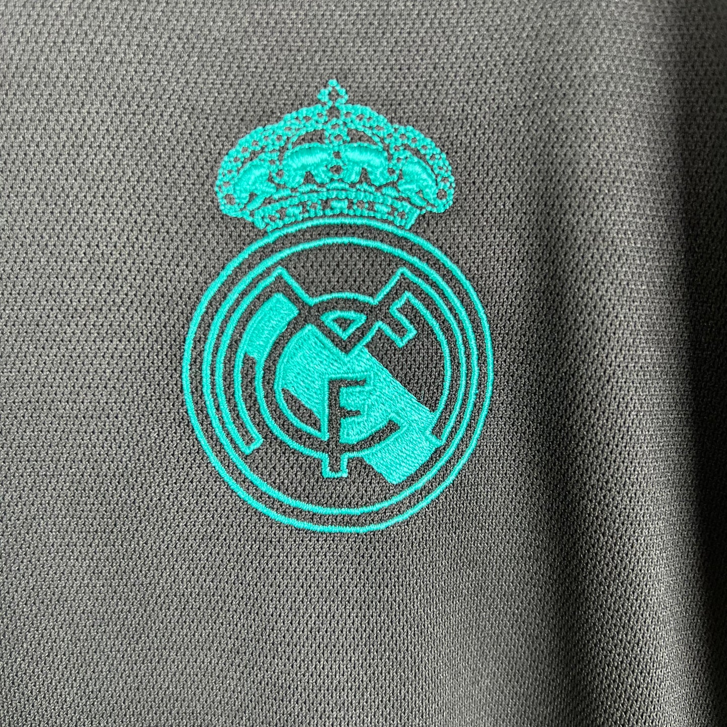 Retro Real Madrid 17/18 Away Long Sleeve Kit