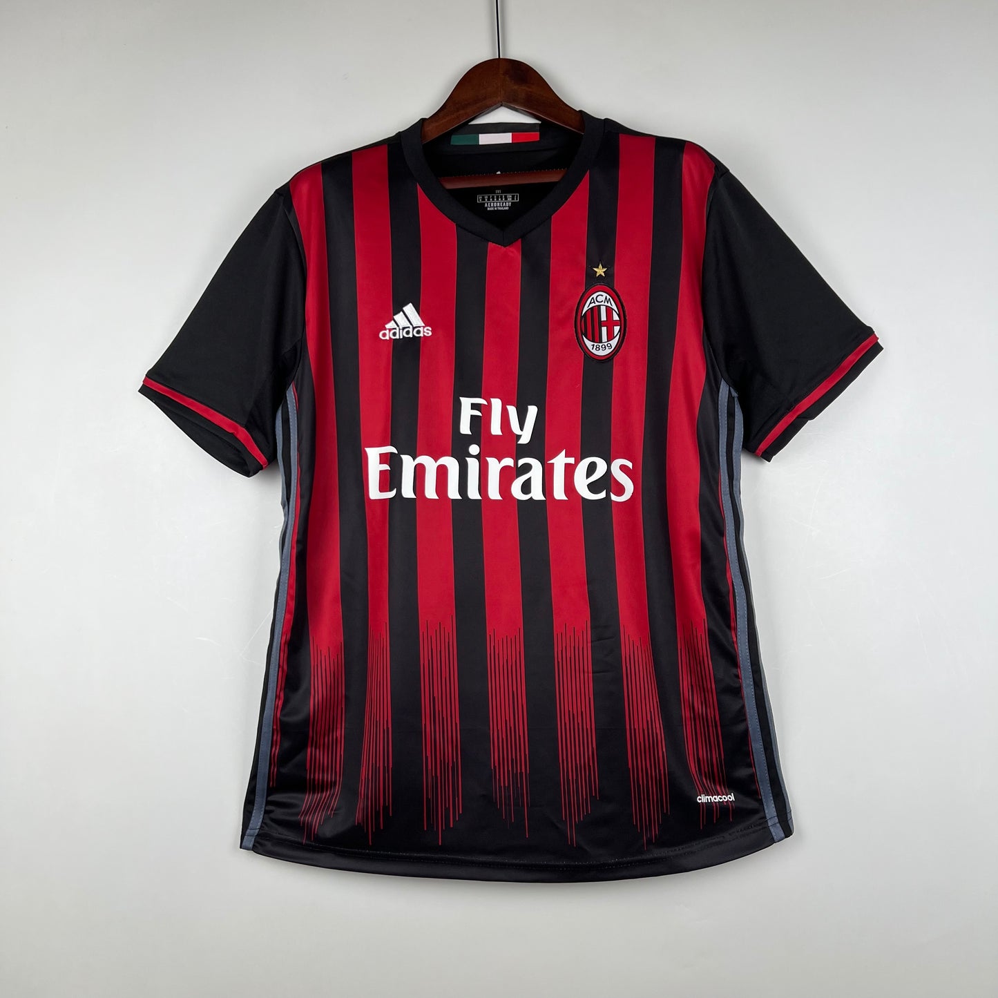 Retro AC Milan 16/17 Home Kit