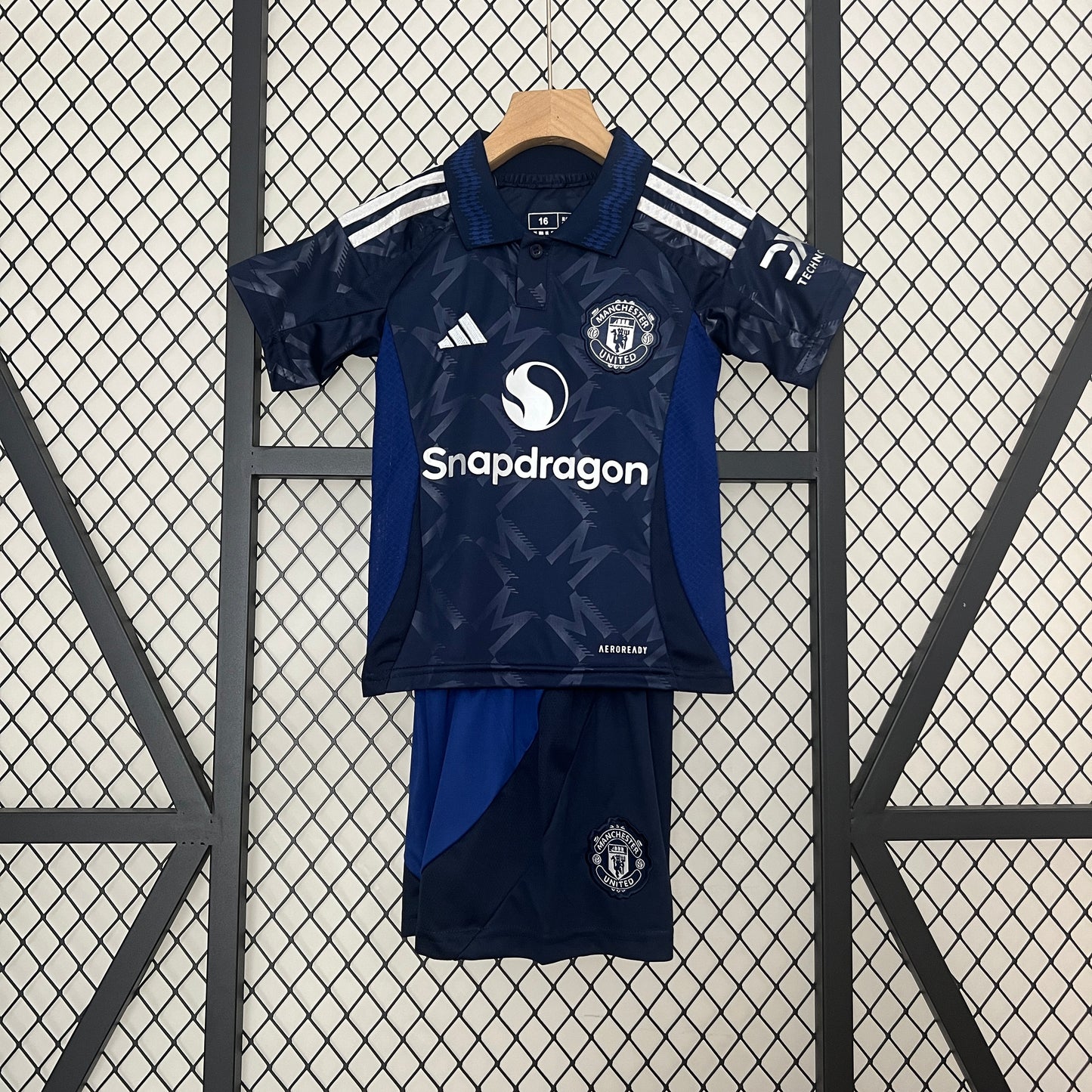 24/25 Kids Manchester United Away Kit