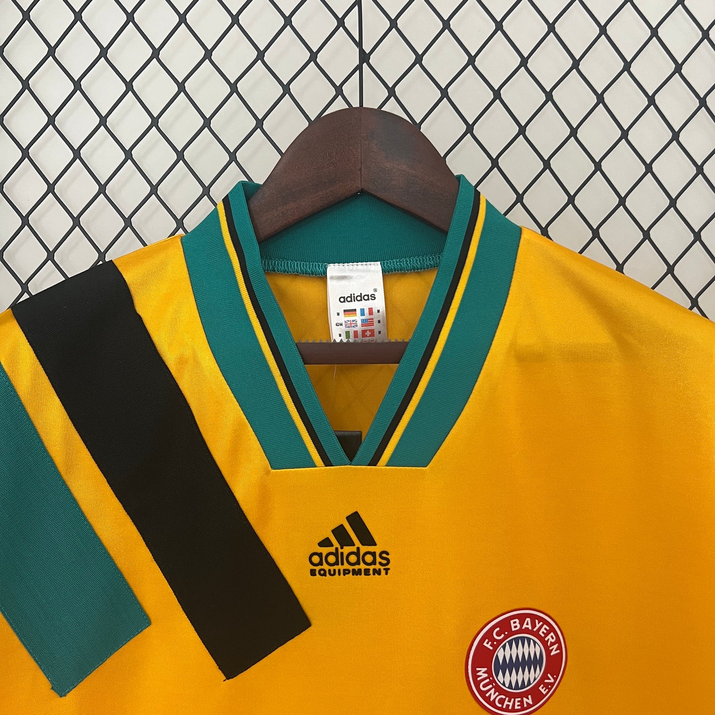 Retro Bayern Munich 93/95 Away Kit