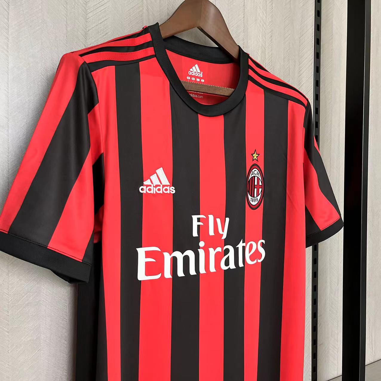 Maglie vintage Home dell'AC Milan 2017-18 