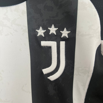 24/25 Kids Juventus Home Kit