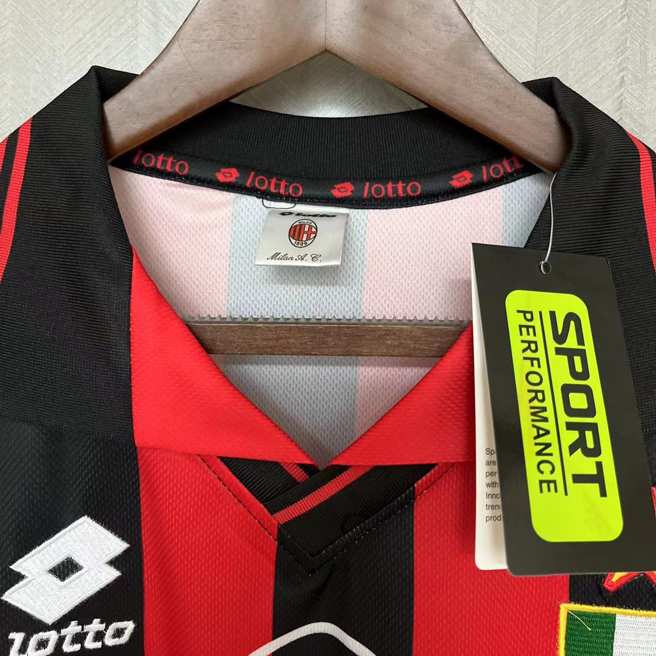 Retro AC Milan 1996-97 Home Jerseys Kit