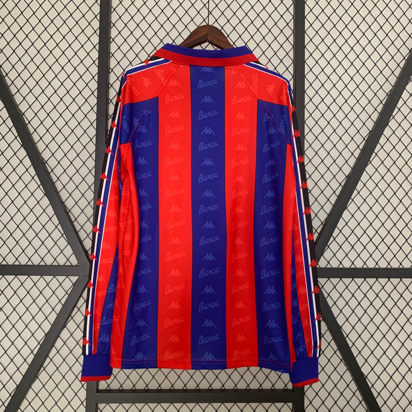 Retro Long Sleeve Barcelona 96/97 Home Kit