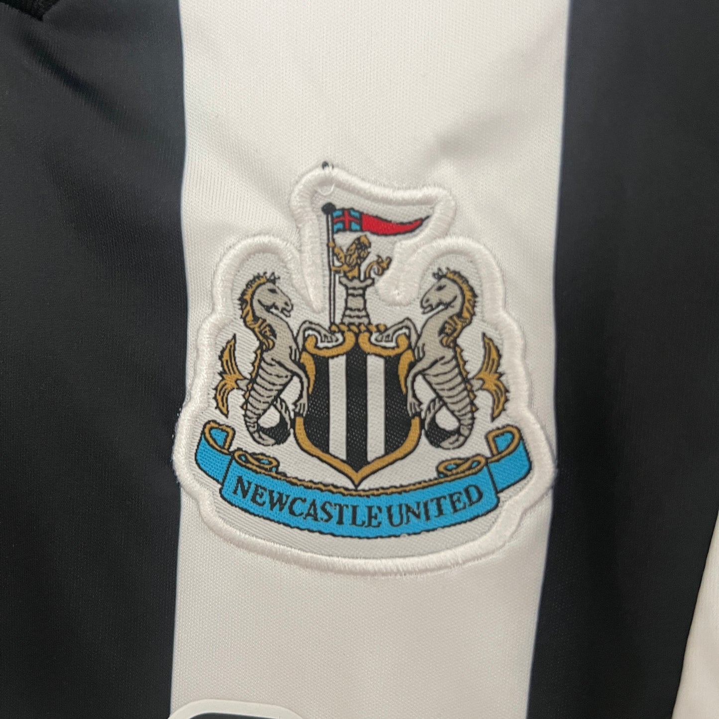 24/25 Kids Newcastle United Home Kit