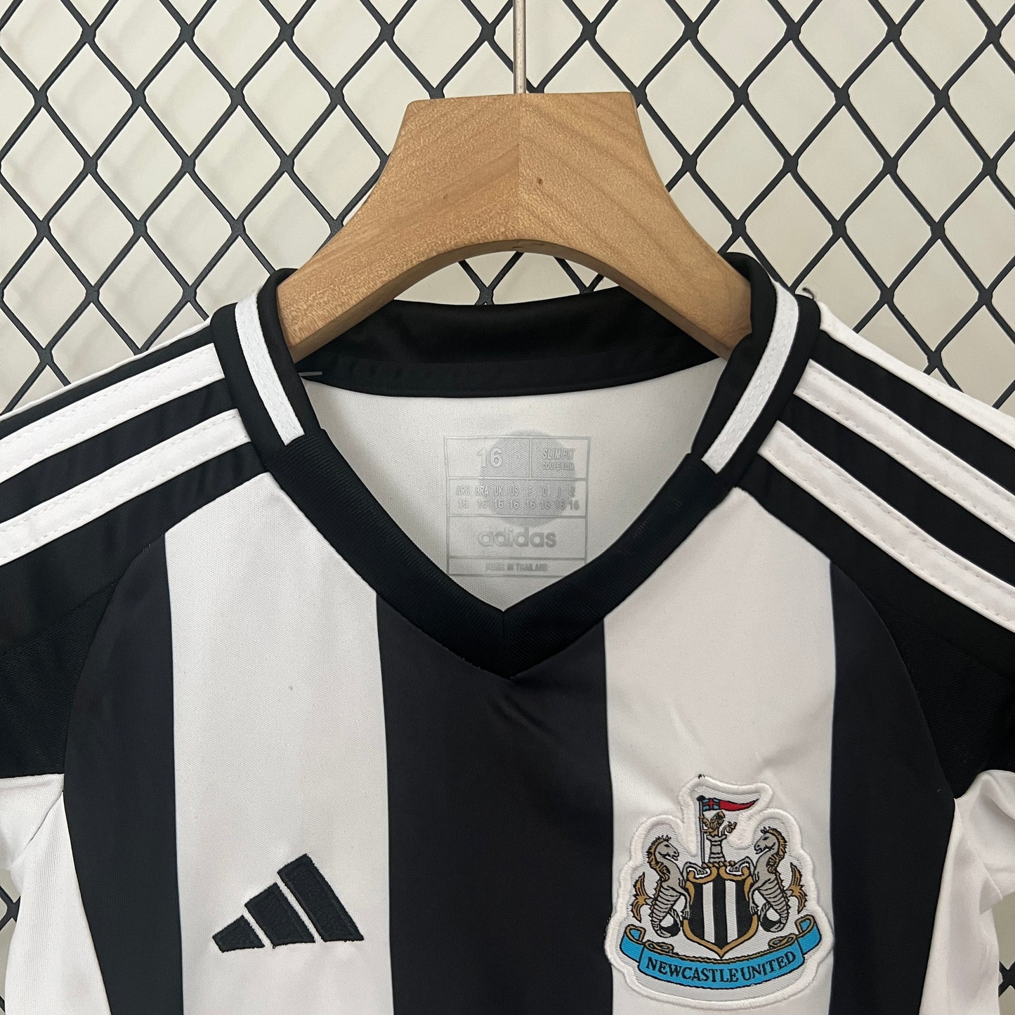 24/25 Kids Newcastle United Home Kit