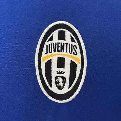 Retro Juventus 04/05 Away Kit