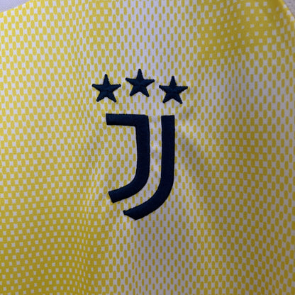 24/25 Juventus Away Kit