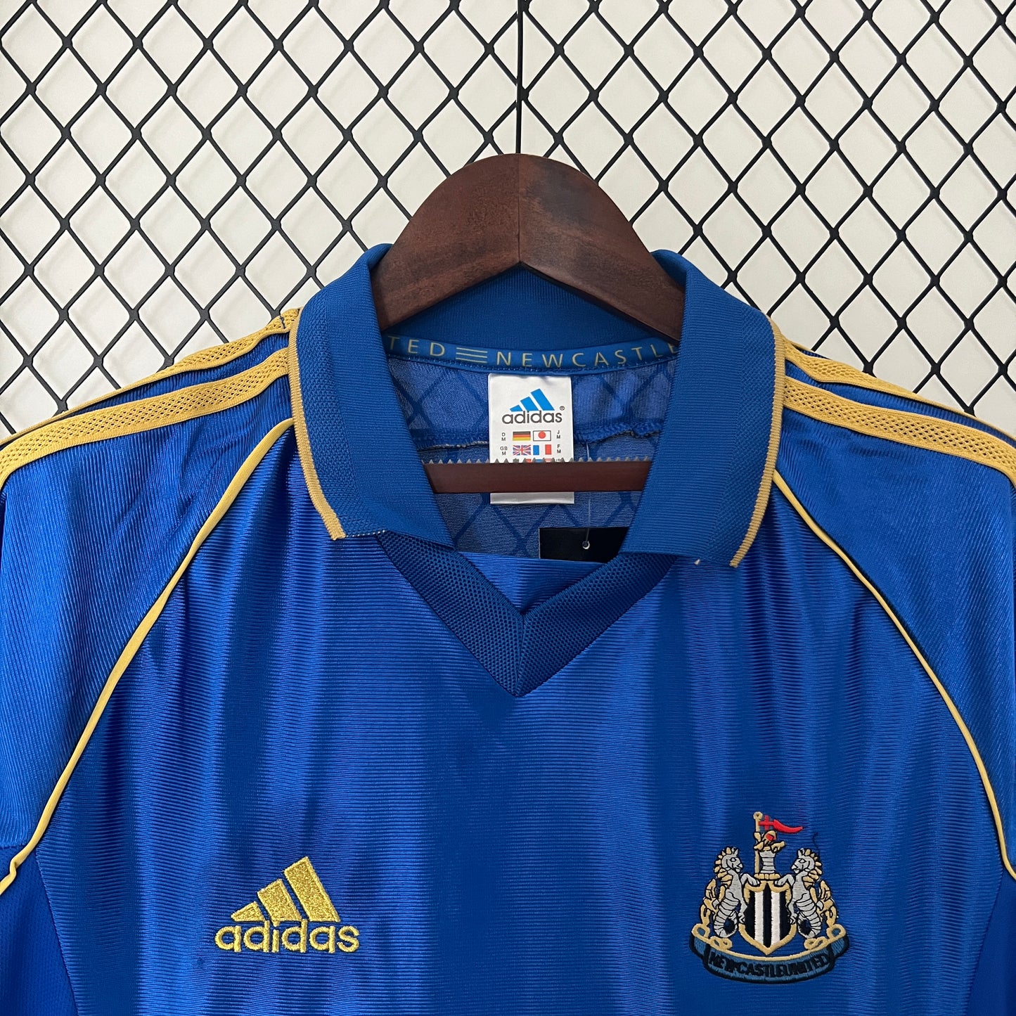 Retro Newcastle United 98/99 Away Kit