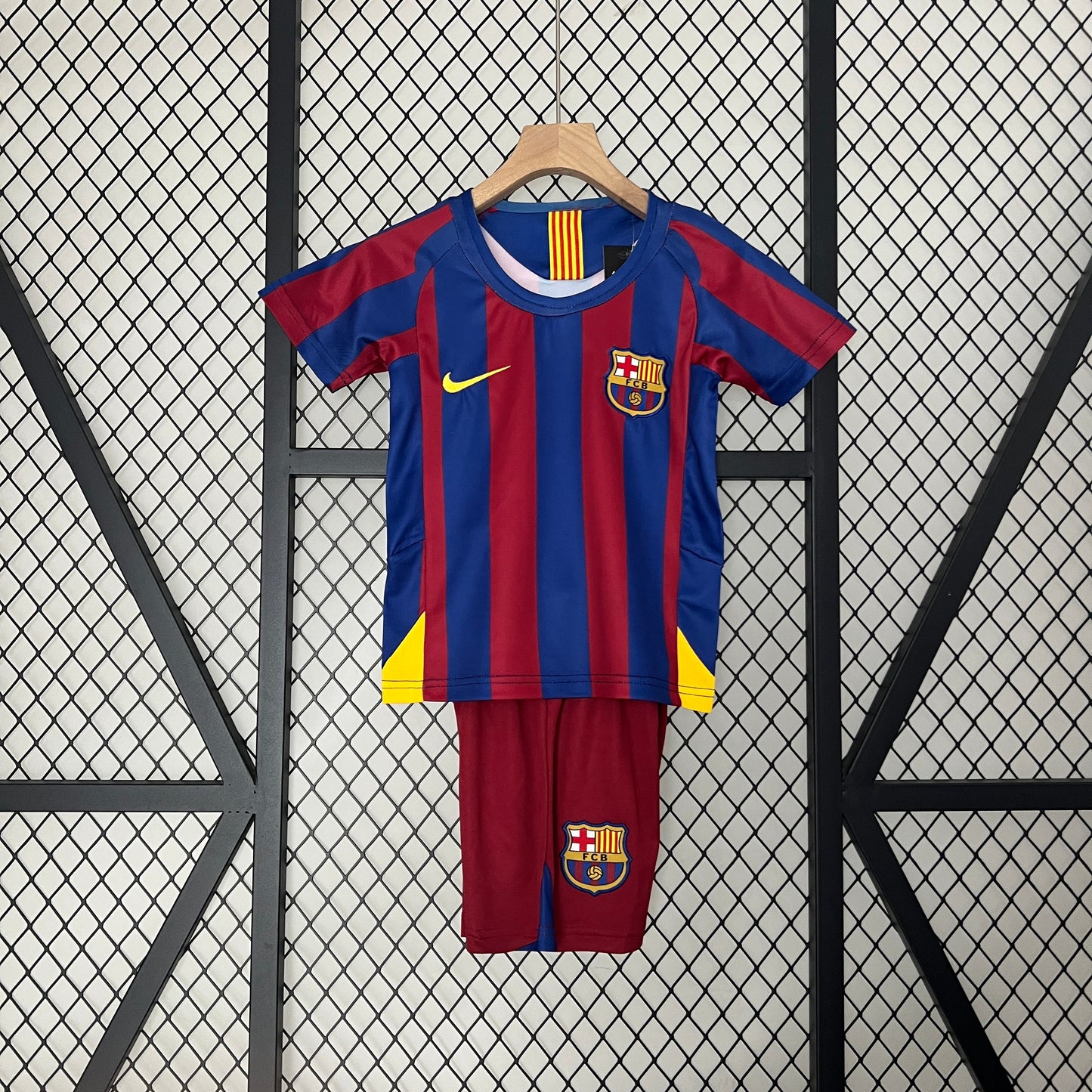 Kids Barcelona 05/06 Home Kit