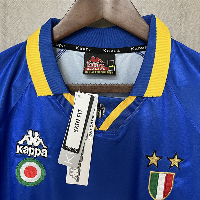 Maglie storiche da trasferta della Juventus 1995-96 