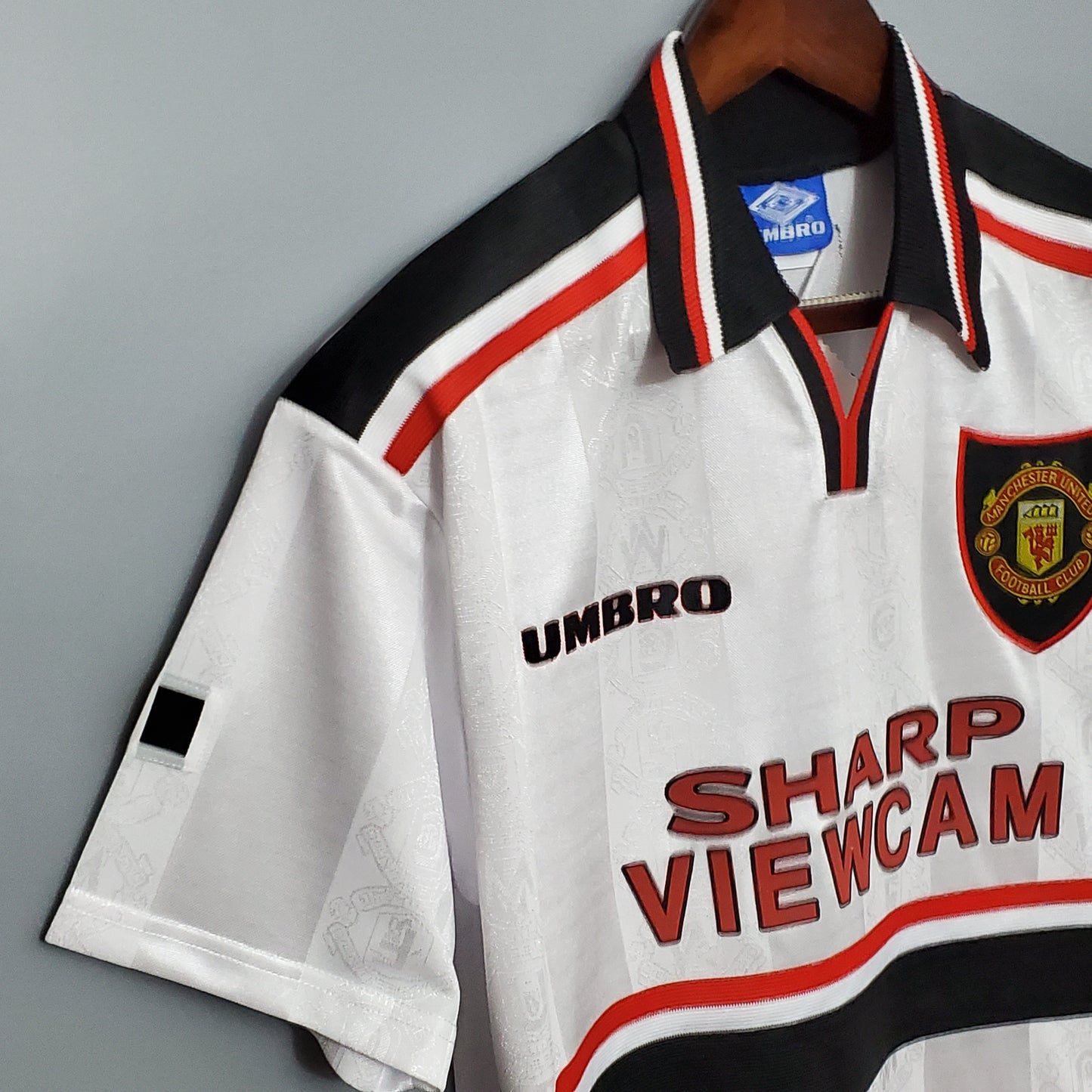 Retro Manchester United 98/99 Away Kit