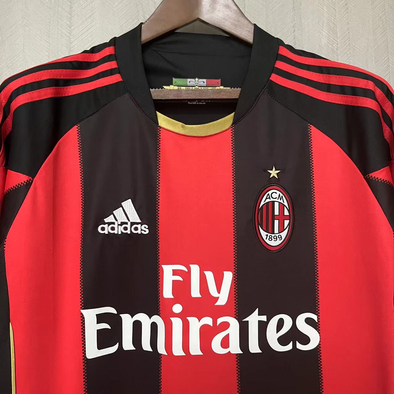 Retro AC Milan 2010-11 Home Jerseys Kit