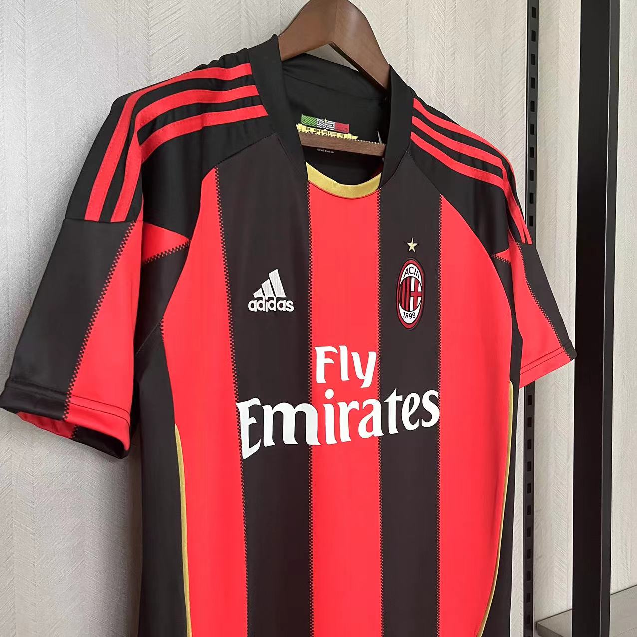 Retro AC Milan 2010-11 Home Jerseys Kit