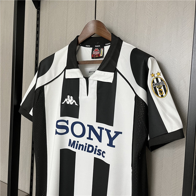 Maglie storiche Home della Juventus 1997-98 