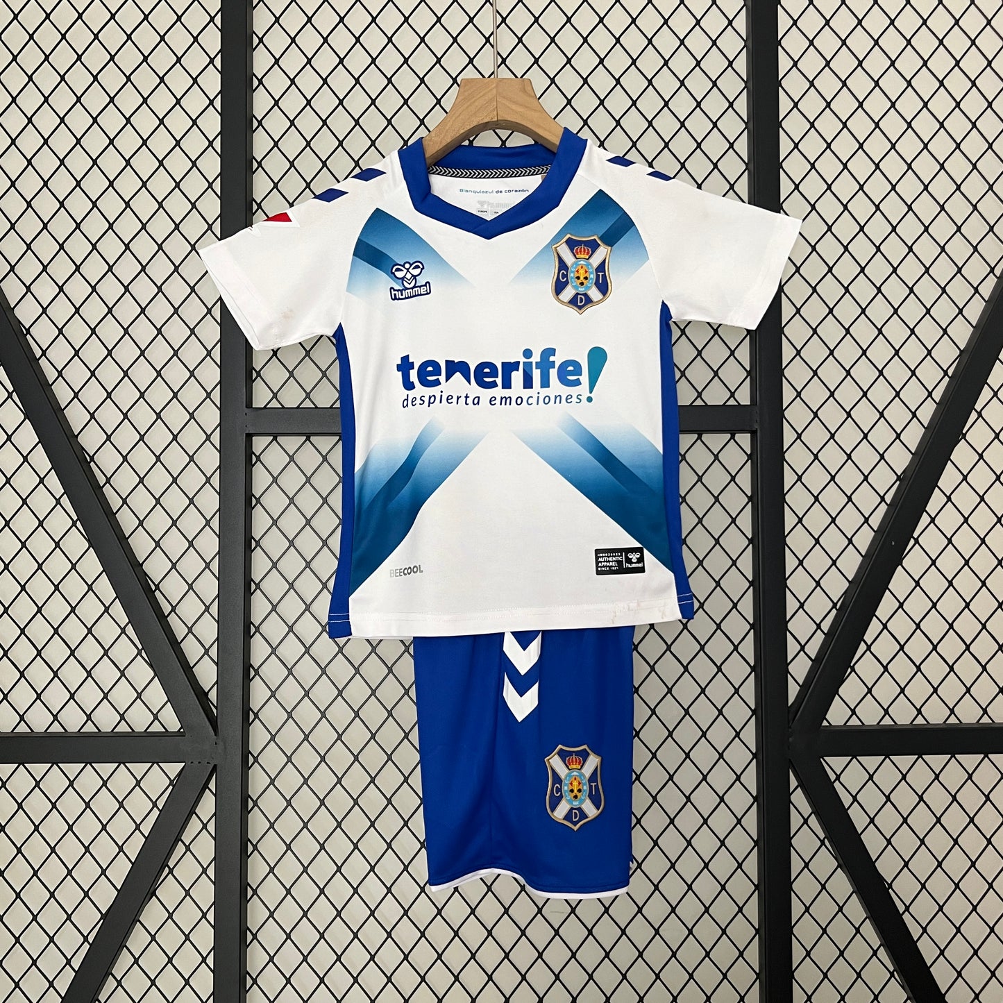 24/25 Kids Tenerife Home Kit