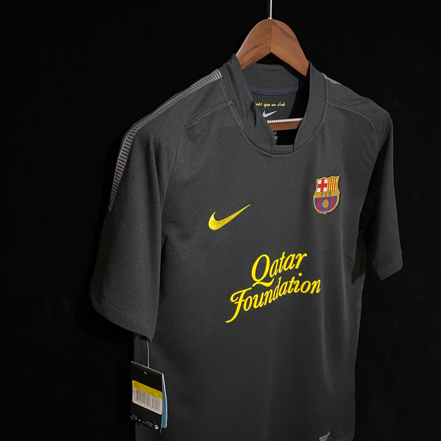 Retro Barcelona 11/12 Away Kit