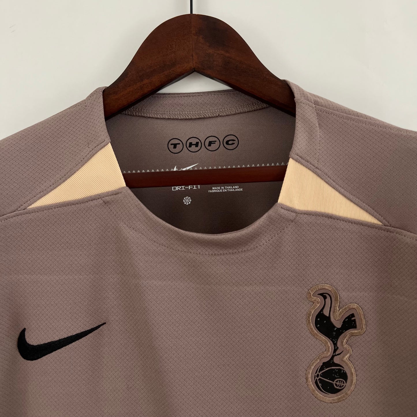 Tottenham Hotspurs 23/24 Terza maglia 