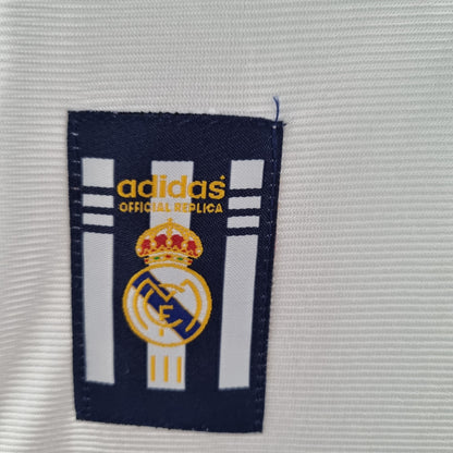 Retro casa del Real Madrid 2000 