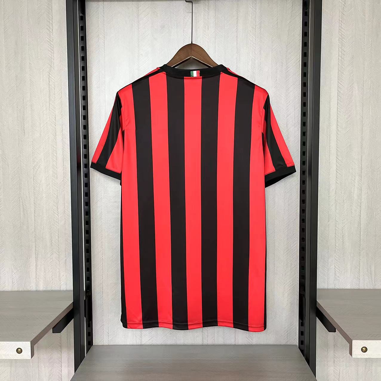 Retro AC Milan 2017-18 Home Jerseys Kit