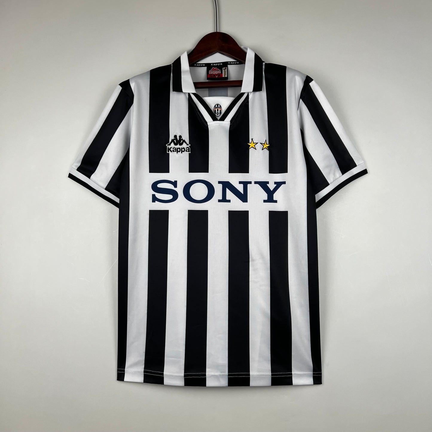 Retro Juventus 96/97 Home Kit