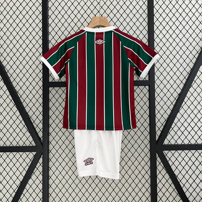 23/24 ragazzi della casa Fluminense 