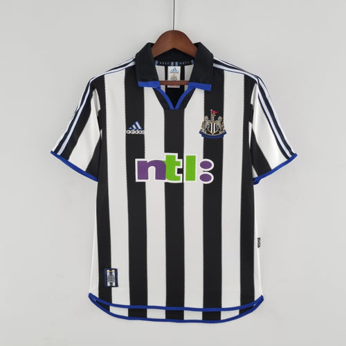 Retro Newcastle United 00/01 Home Kit