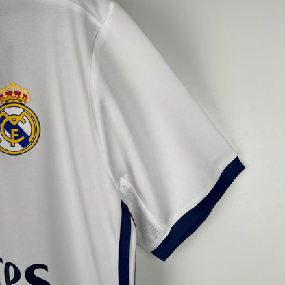 Retro Real Madrid 16/17 Home Kit