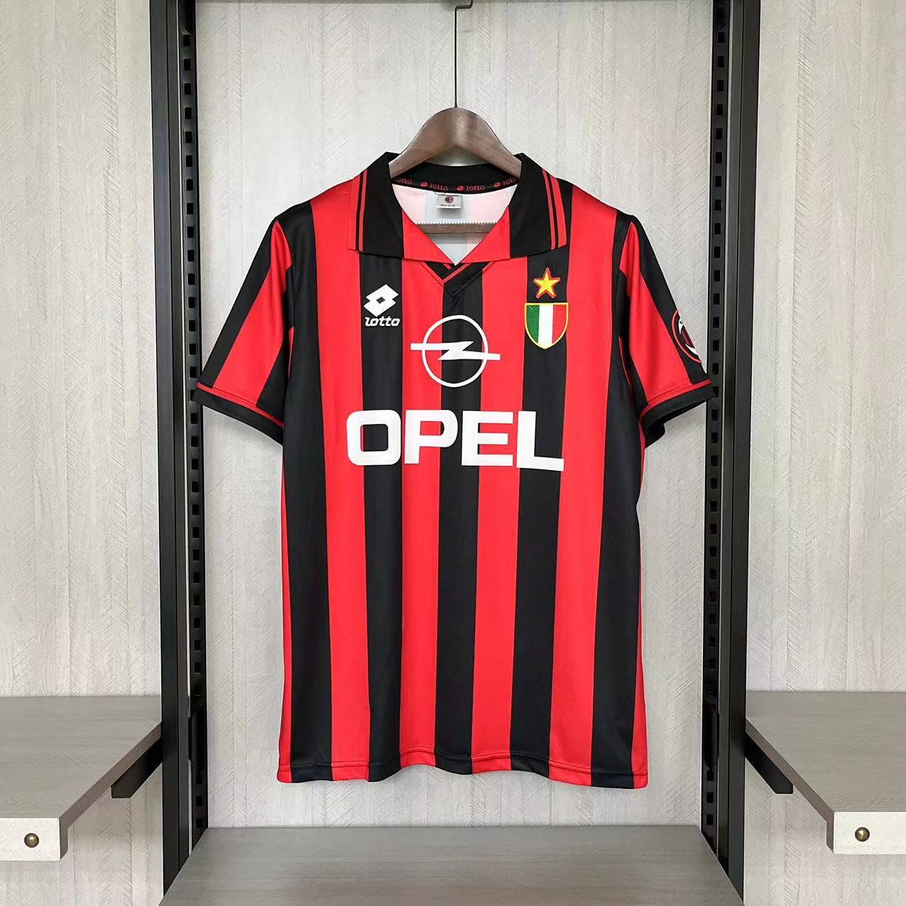 Retro AC Milan 1996-97 Home Jerseys Kit