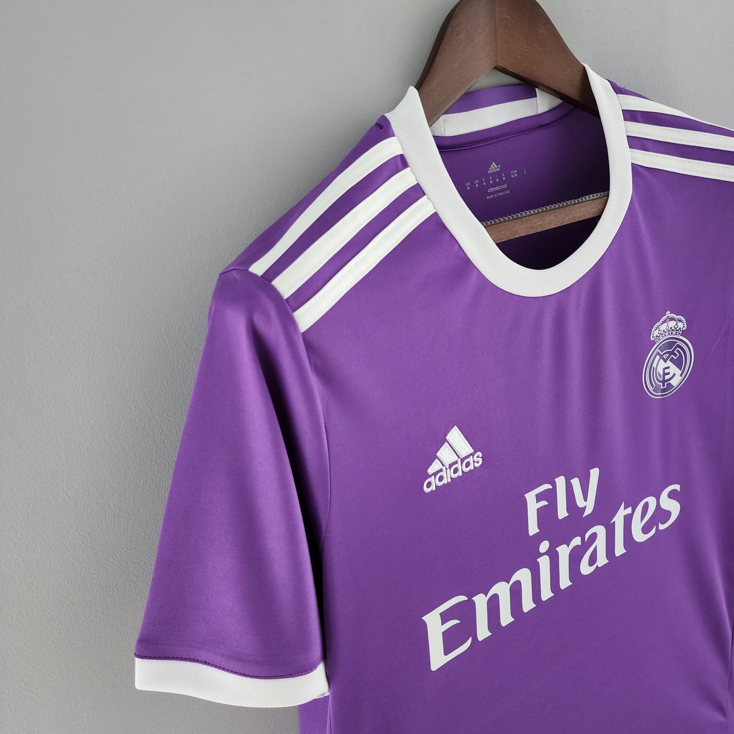 Retro Real Madrid 16/17 Away Kit