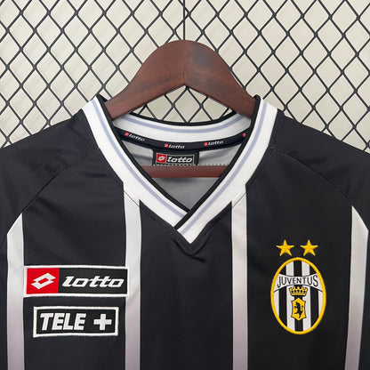 Retro Juventus 00/01 Black Kit