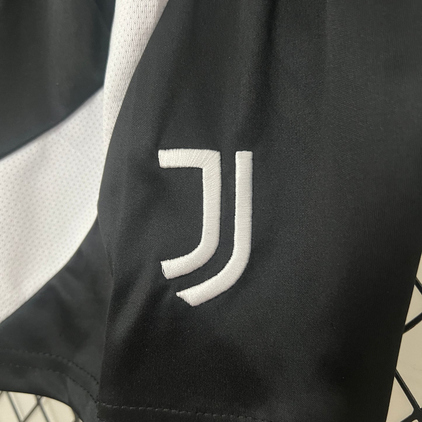 24/25 Kids Juventus Home Kit