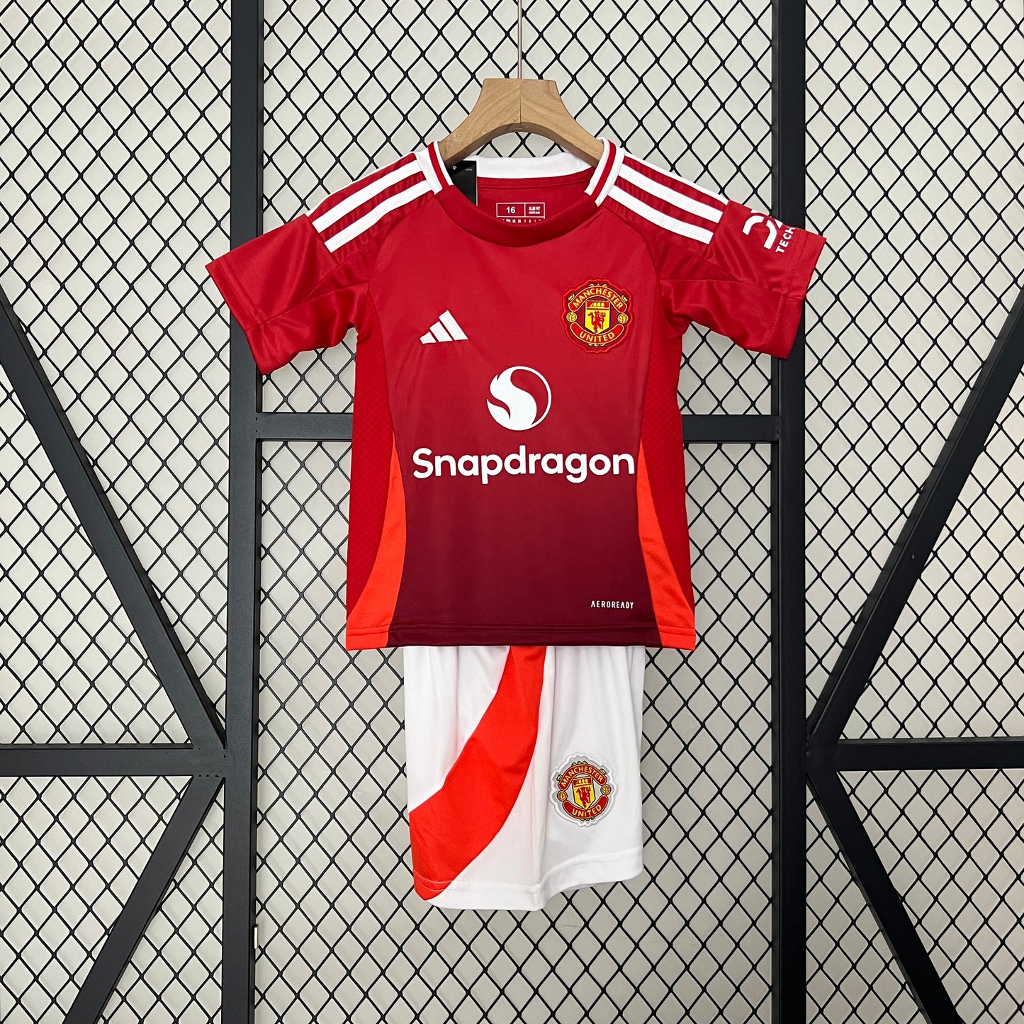 24/25 Kids Manchester United Home Kit