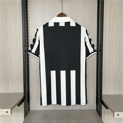 Retro Juventus 1999-00 Home Kit