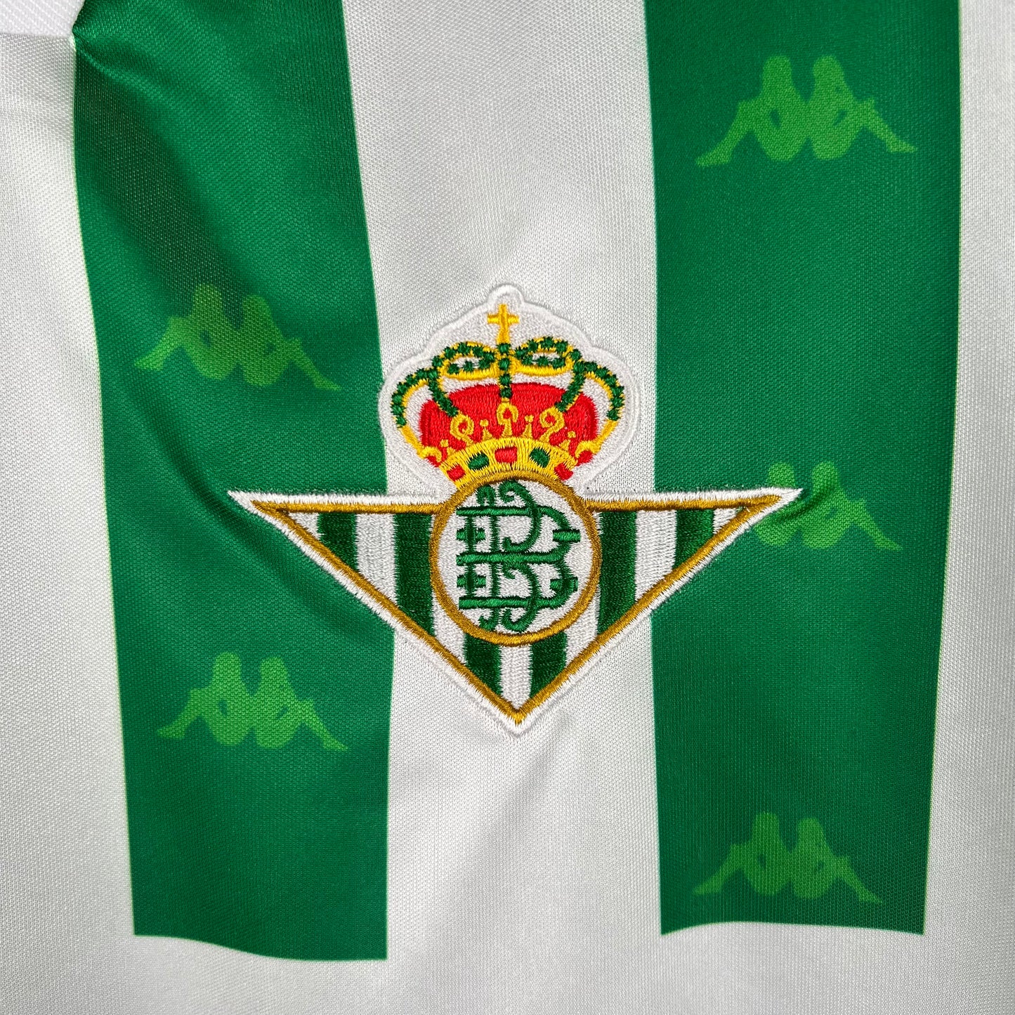 Divisa da casa retrò del Real Betis 1996 