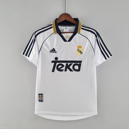 Retro casa del Real Madrid 2000 