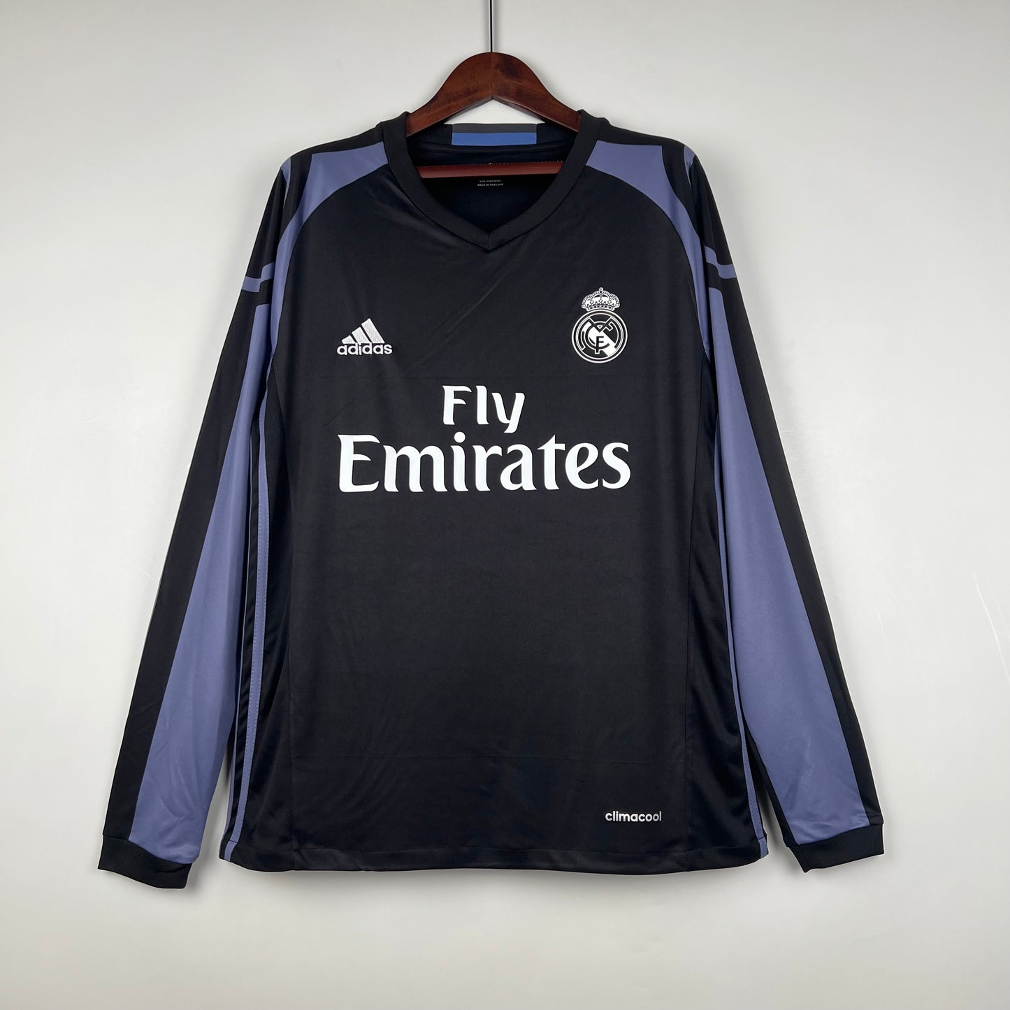 Retro Long Sleeve Real Madrid 16/17 Third Away Kit