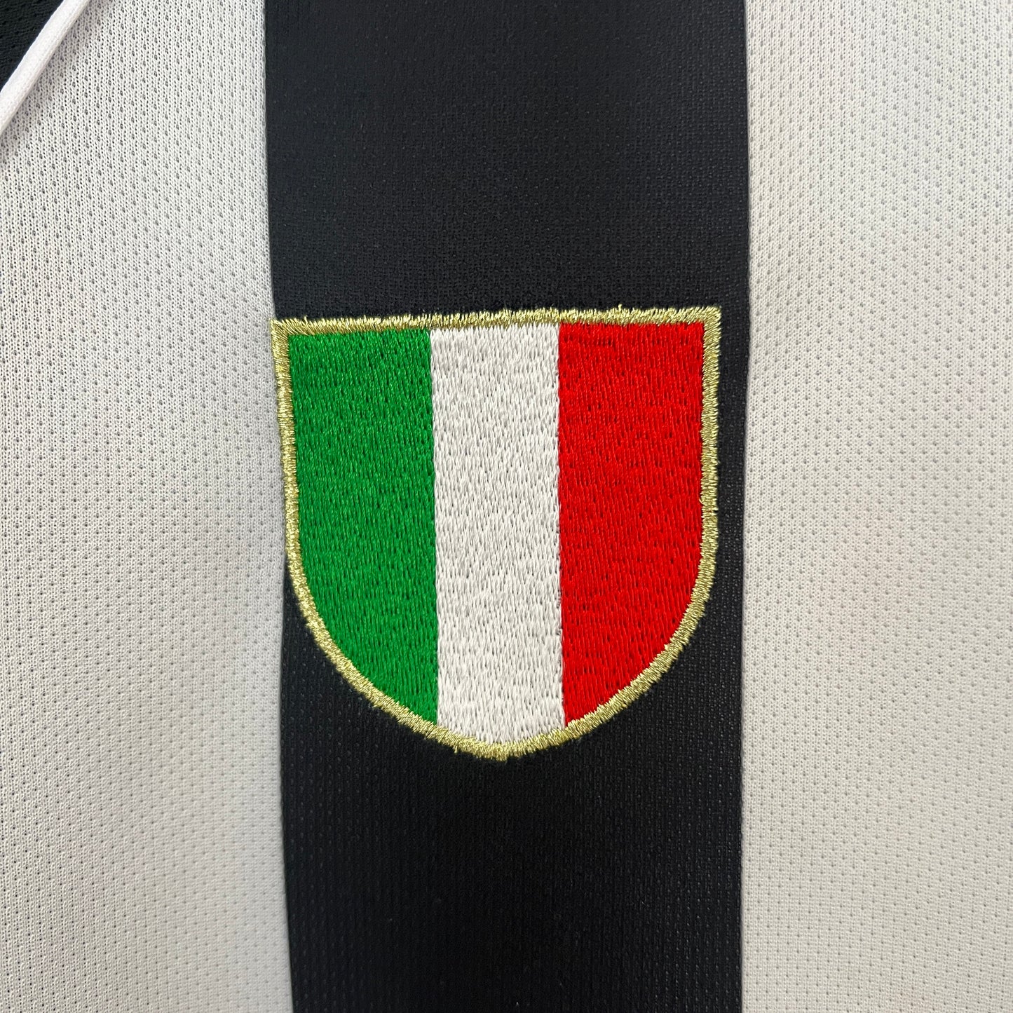 Retro Juventus 02/03 Home Kit