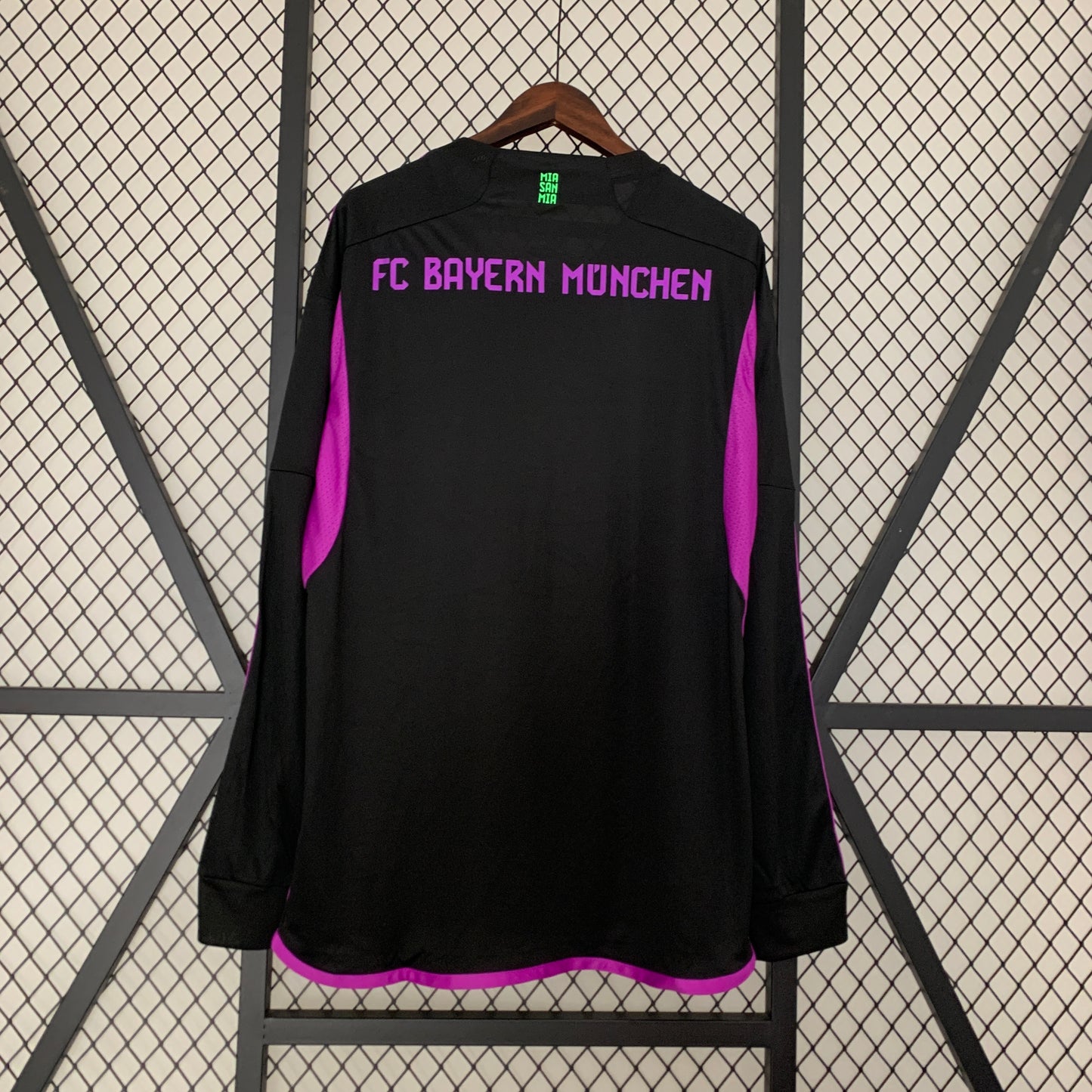 23/24 Long Sleeve Bayern Munich Away Kit