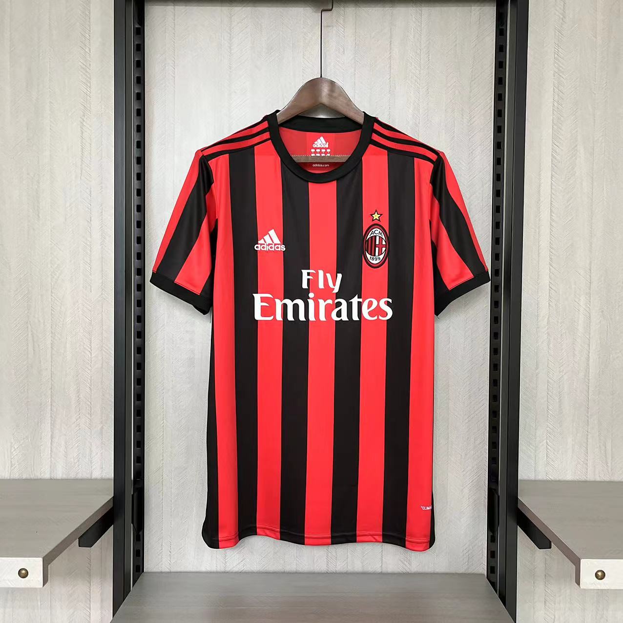 Maglie vintage Home dell'AC Milan 2017-18 