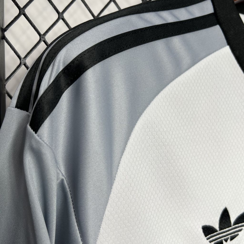 Juventus 2024/25 Pre-match training Jersey