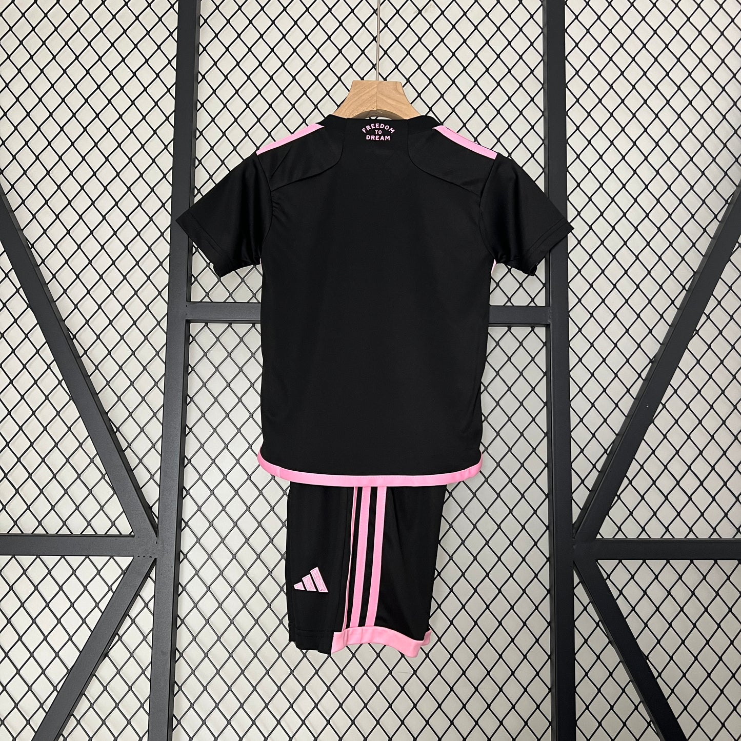 24/25 Kids Miami Away Kit