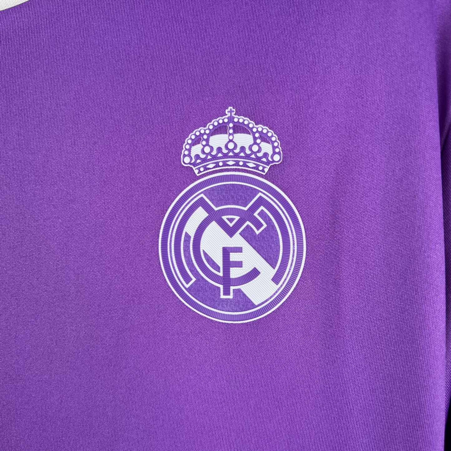 Retro Long Sleeve Real Madrid 16/17 Away Kit