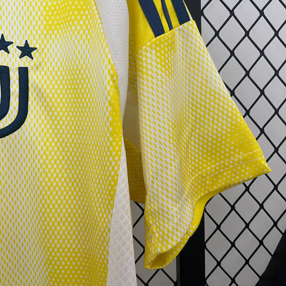 24/25 Juventus Away Kit