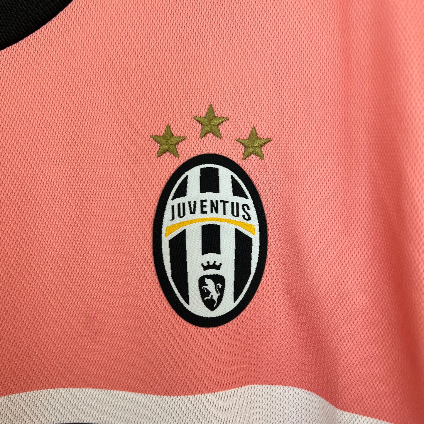 Retro Juventus 15/16 Away Shirt Kit