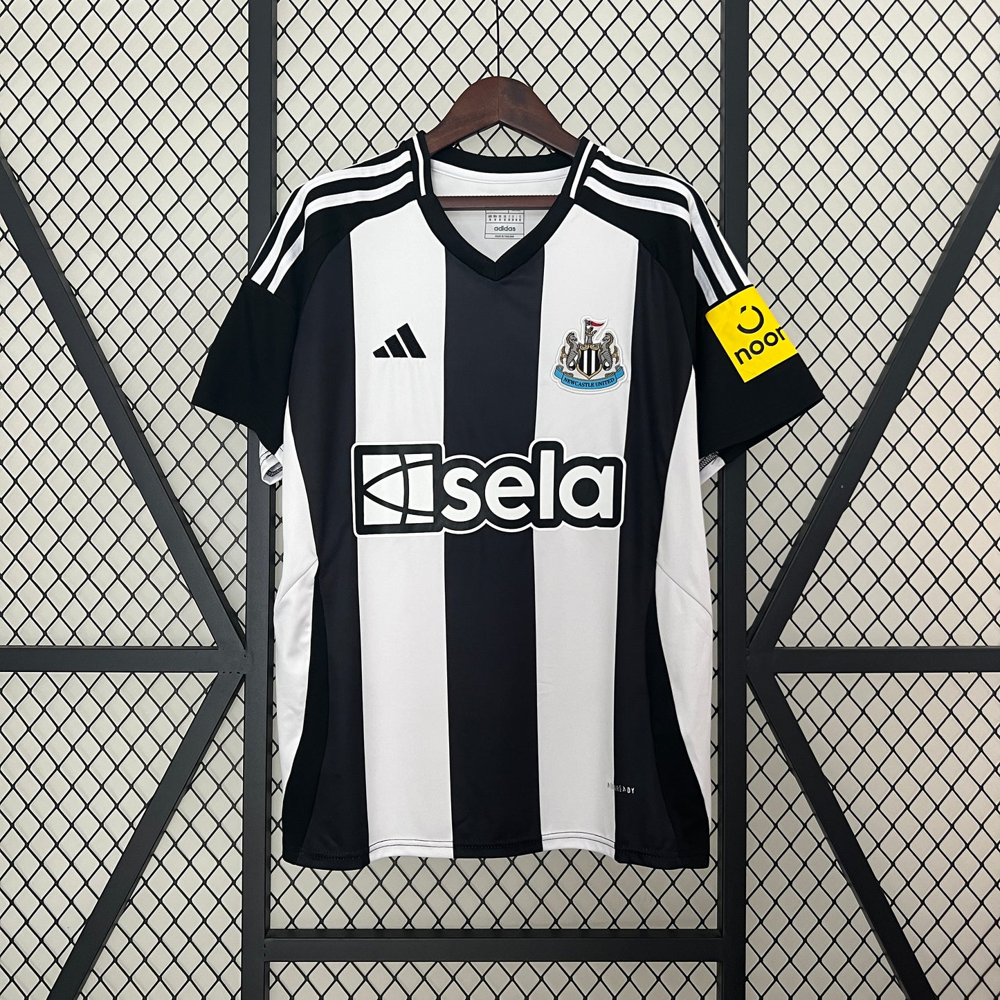 24/25 Newcastle United Home Kit