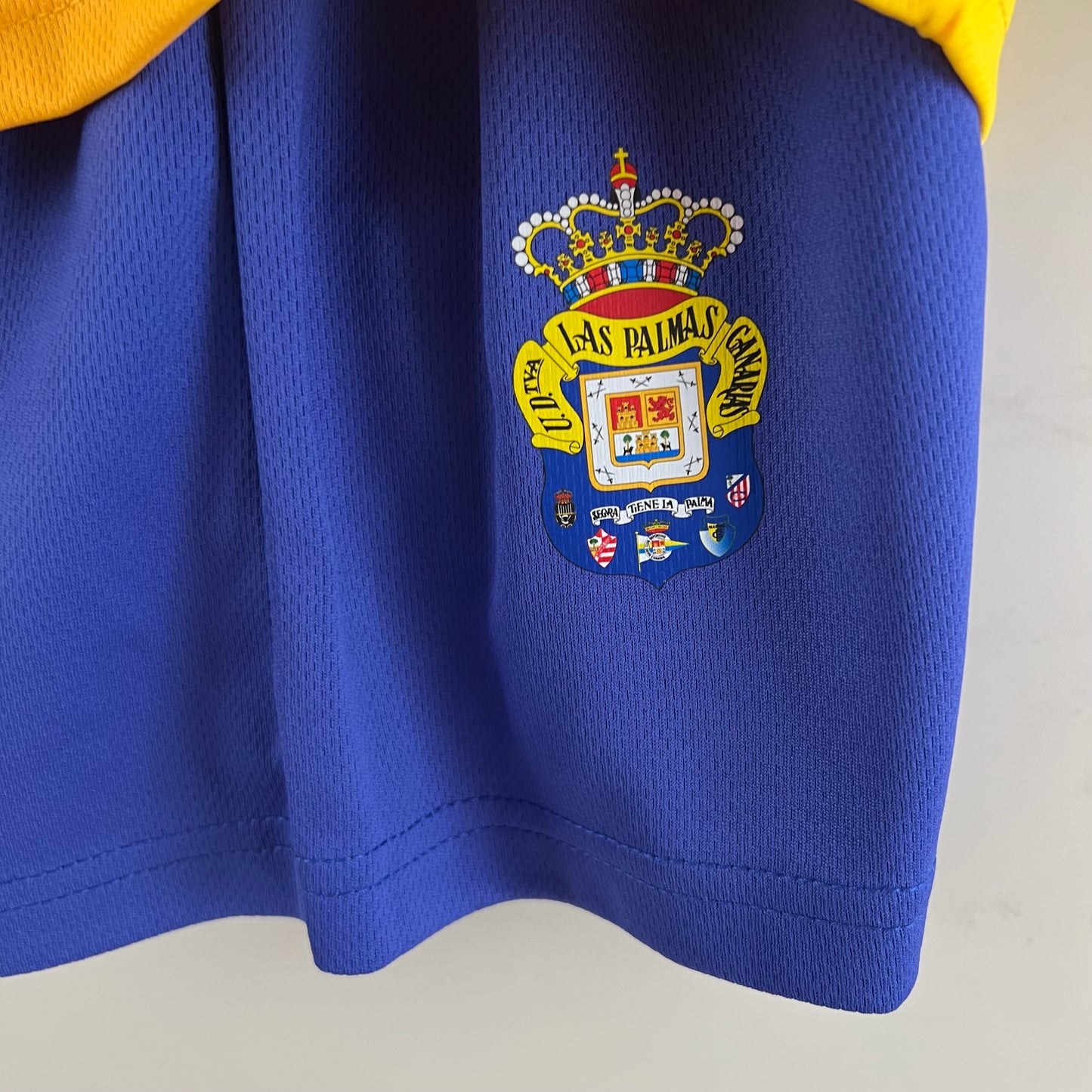 23/24 Kids Las Palmas Home Kit