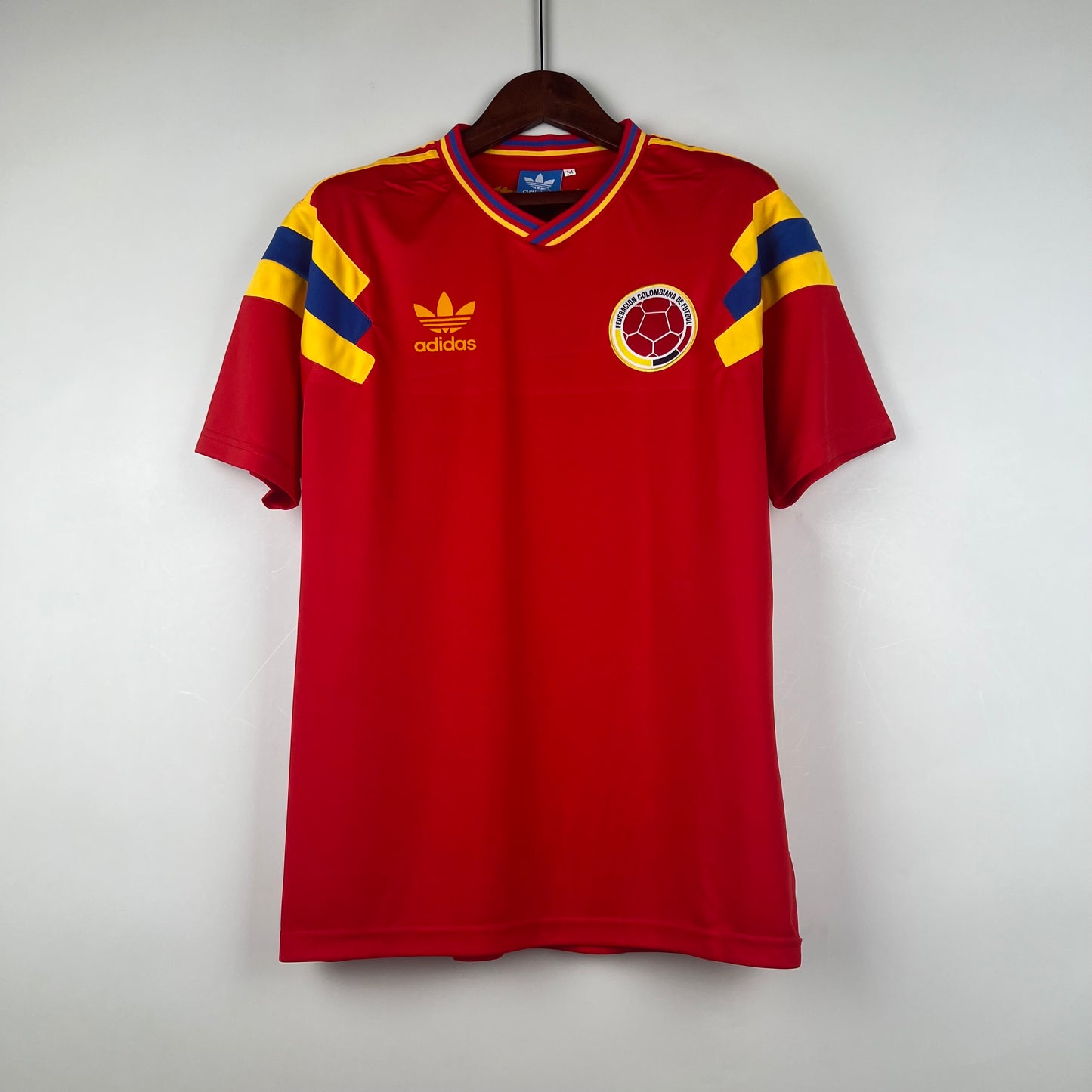 Retro Colombia 1990 Away Kit